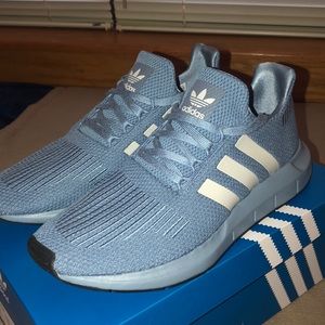 Adidas Swift Run Size 9.5
